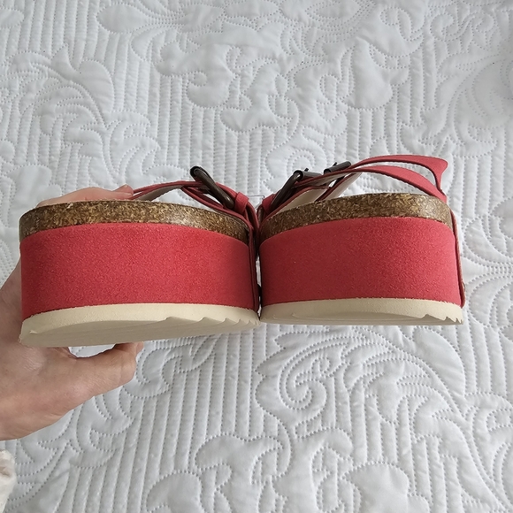 Altar'd State Serena Platform Sandals - Picture 12 of 16